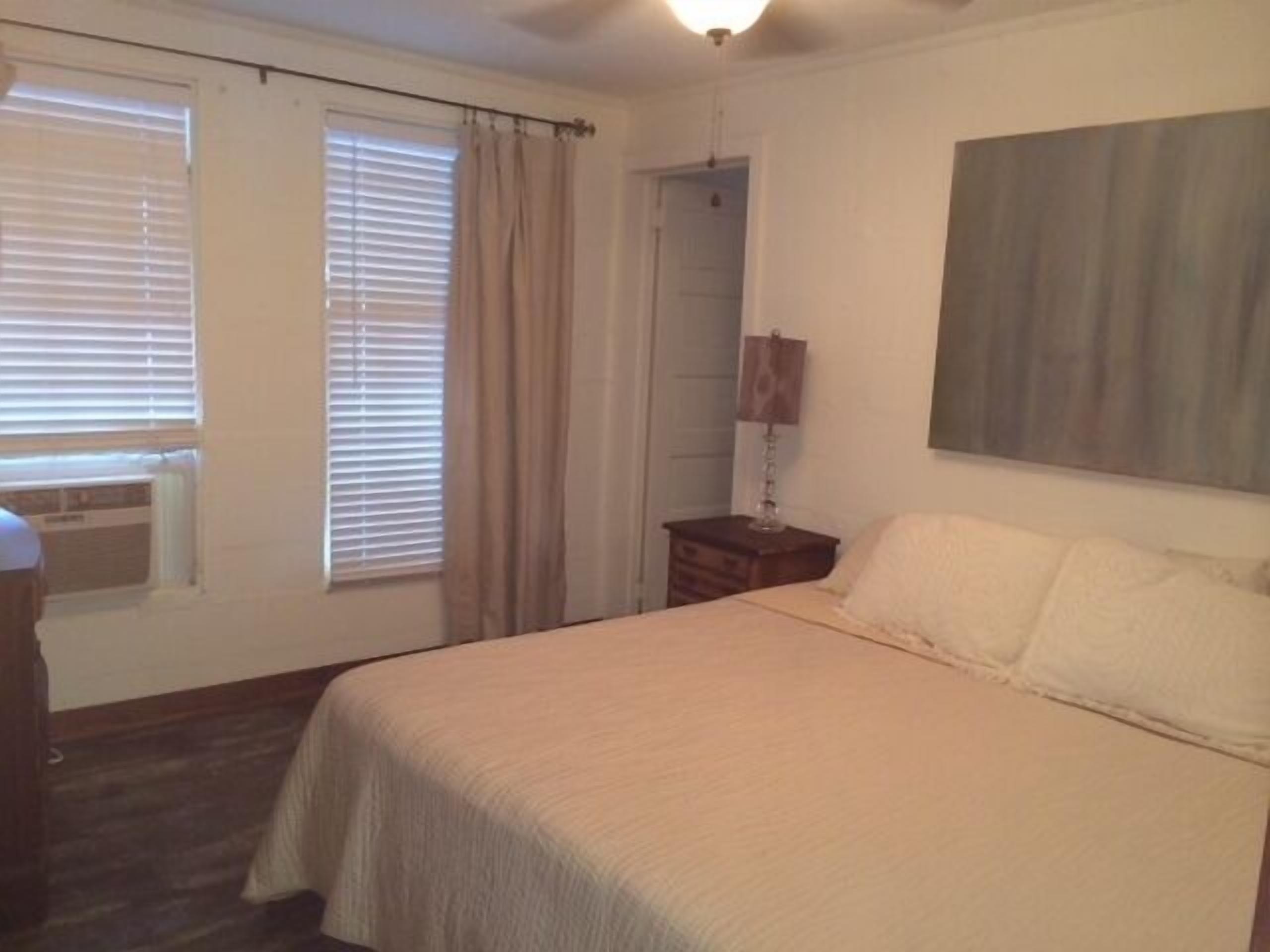 Sandy Beach Only 25 Minutes From Auburn