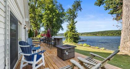 Papa`s Paradise: private lake home with pool table