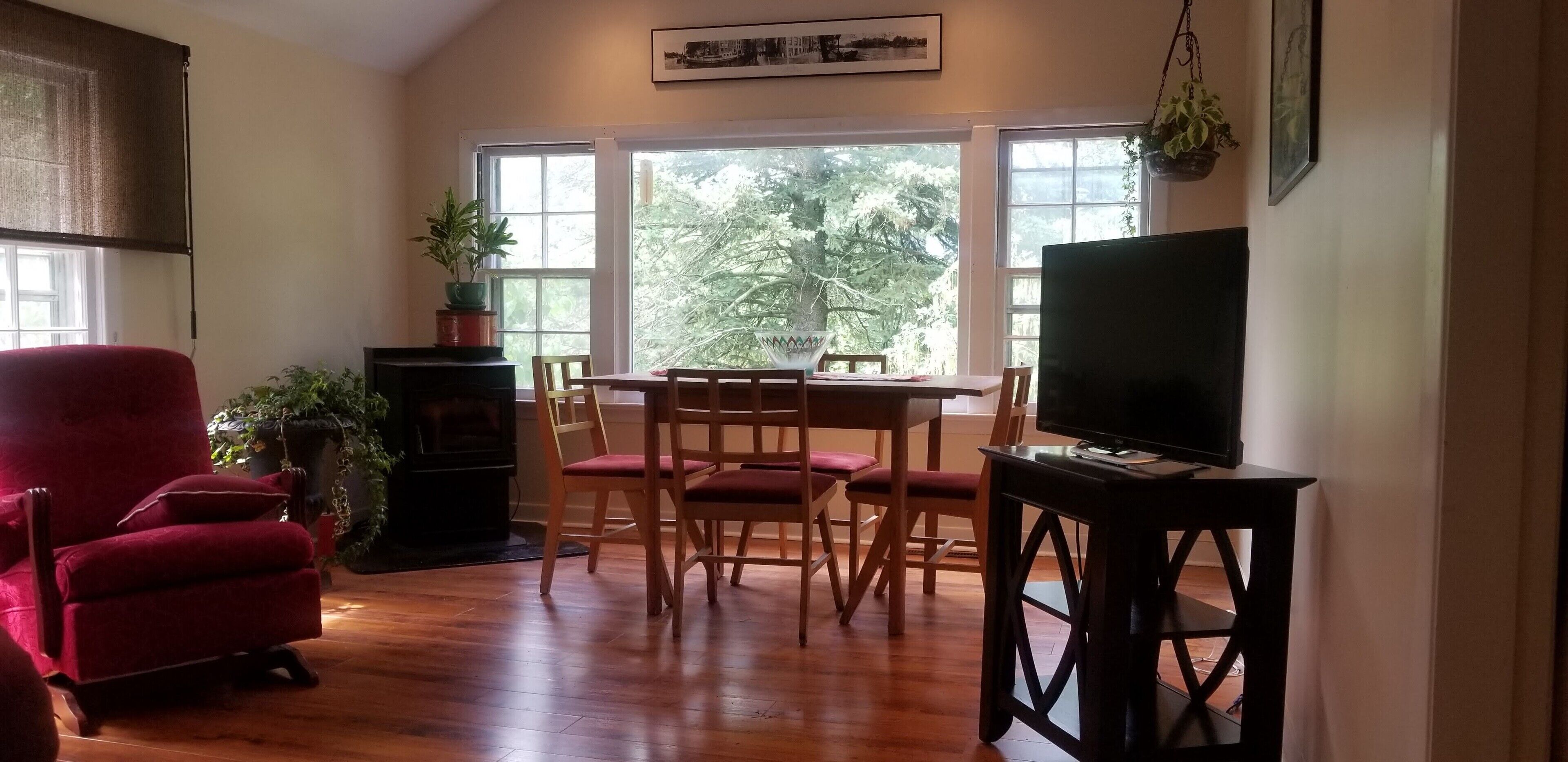 Light filled, beautiful Coach house, downtown Wolfville,  Nova Scotia