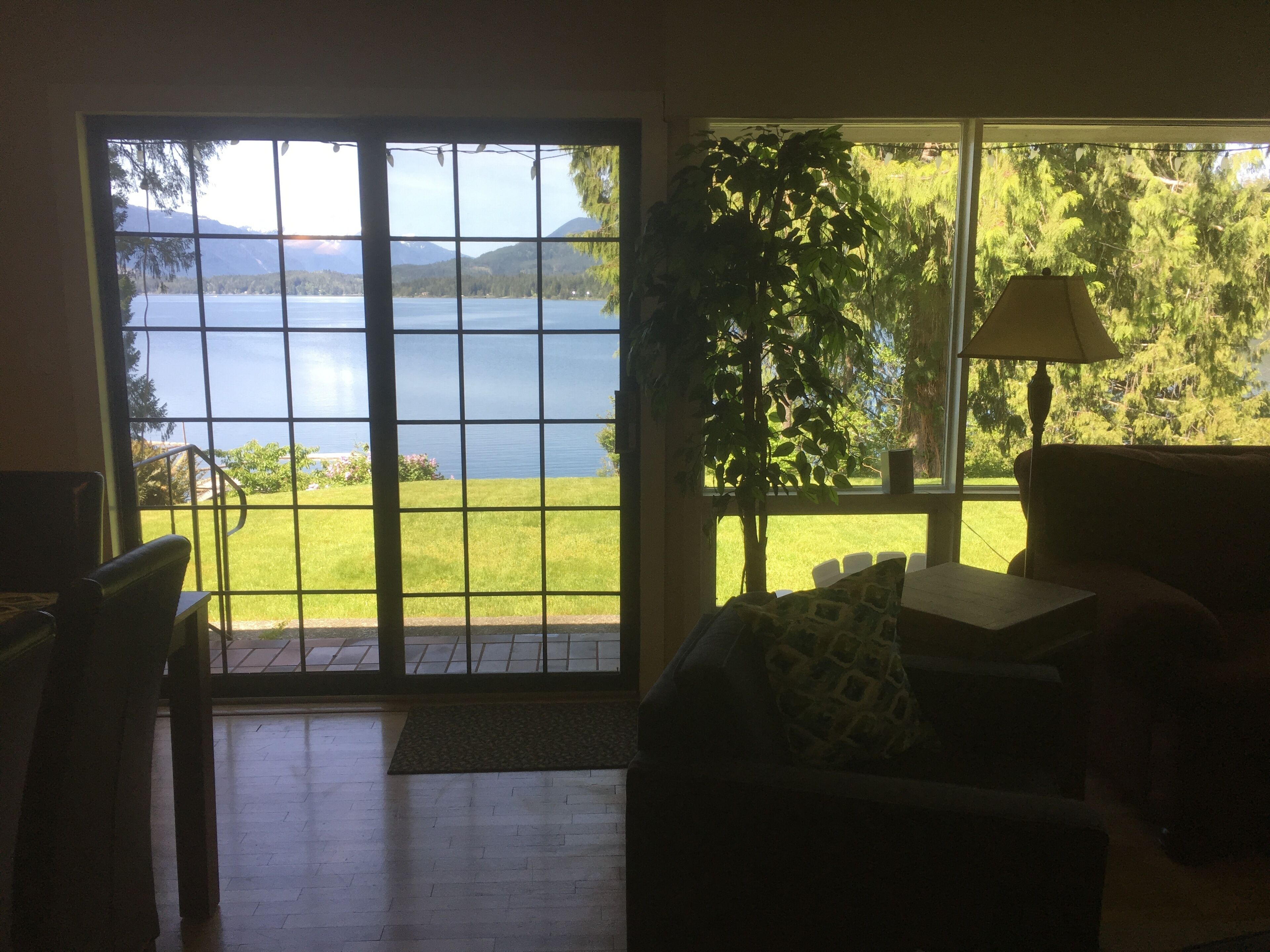 Lake Front cottage --   Cozy winter fall and winter get away  - Monthly discount