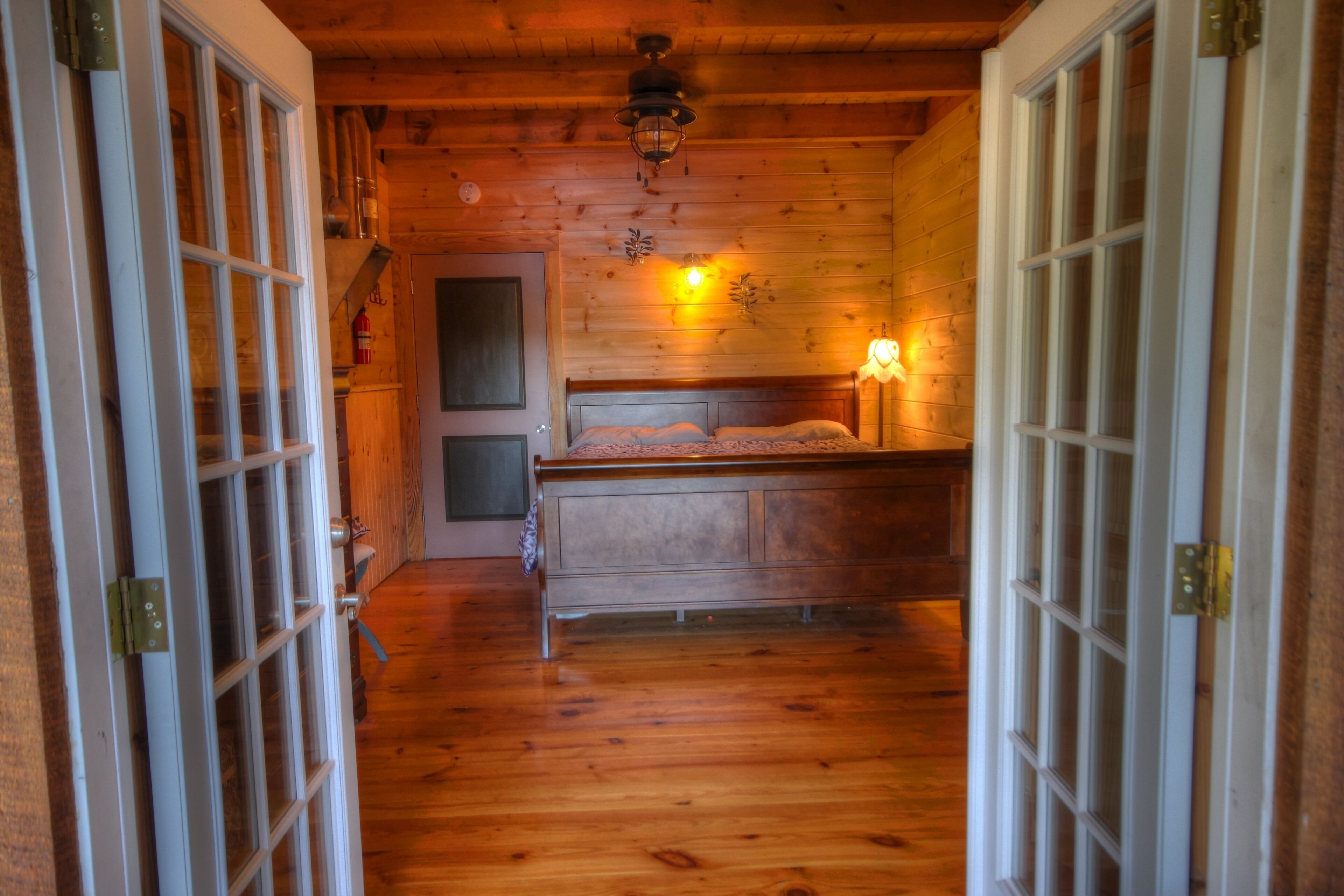 adirondack style lodge and resort w/5hole golf course on natural glacier pond