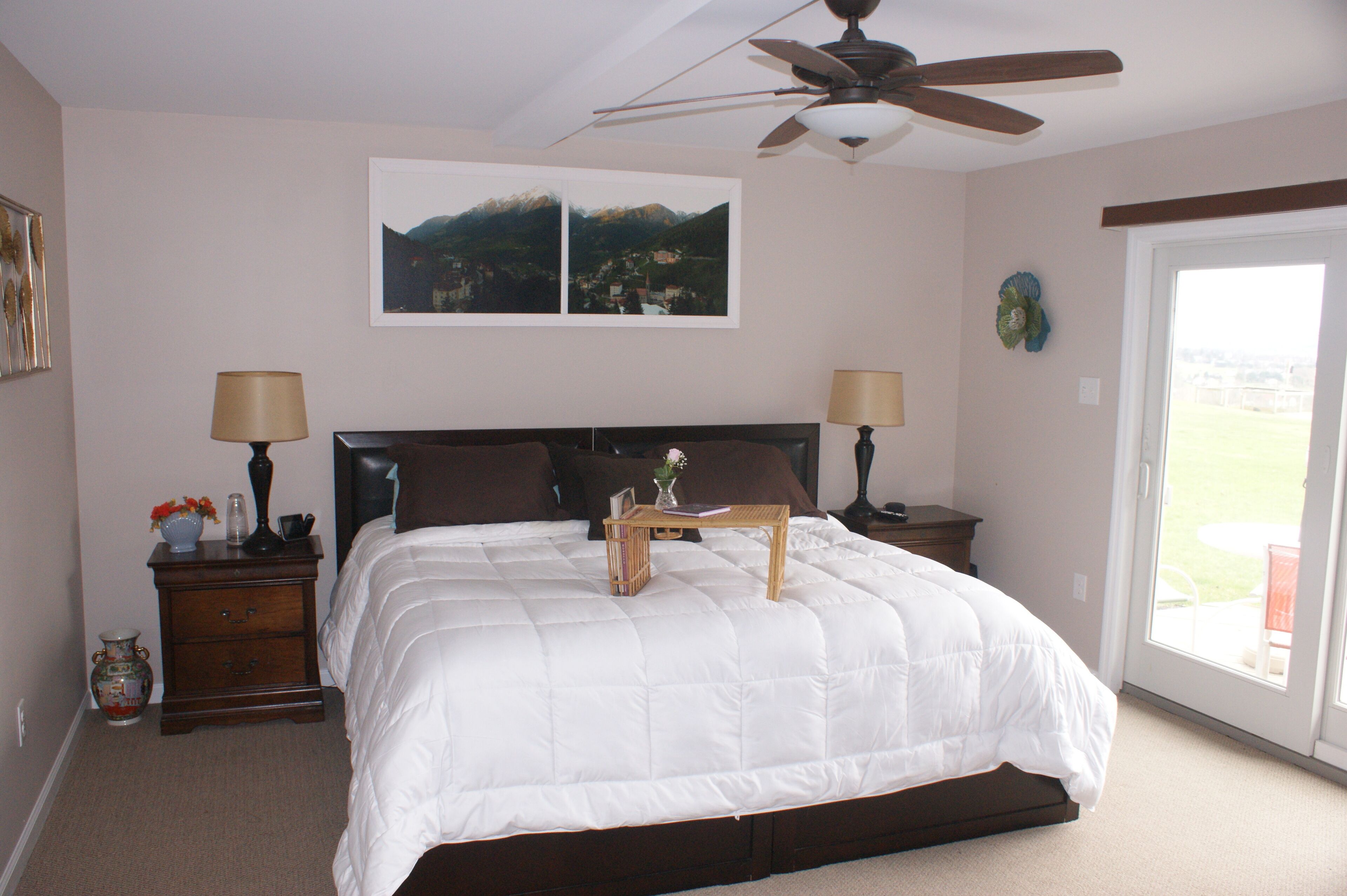 2 chambres, coffres-forts dans les chambres, bureau