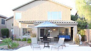 A house with a swimming pool, patio furniture, and a covered outdoor seating area. - Beautiful Desert Escape w/private pool just north of Scottsdale. Special rates!  (Cave Creek)