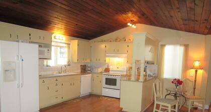 Tyylikäs ja tilava koti !! 5 Bed & 3 Bath, 15 min. U: aan O, vuodepaikkoja 15, 150 dollaria. 00