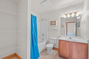 Handtücher, Seife, Toilettenpapier