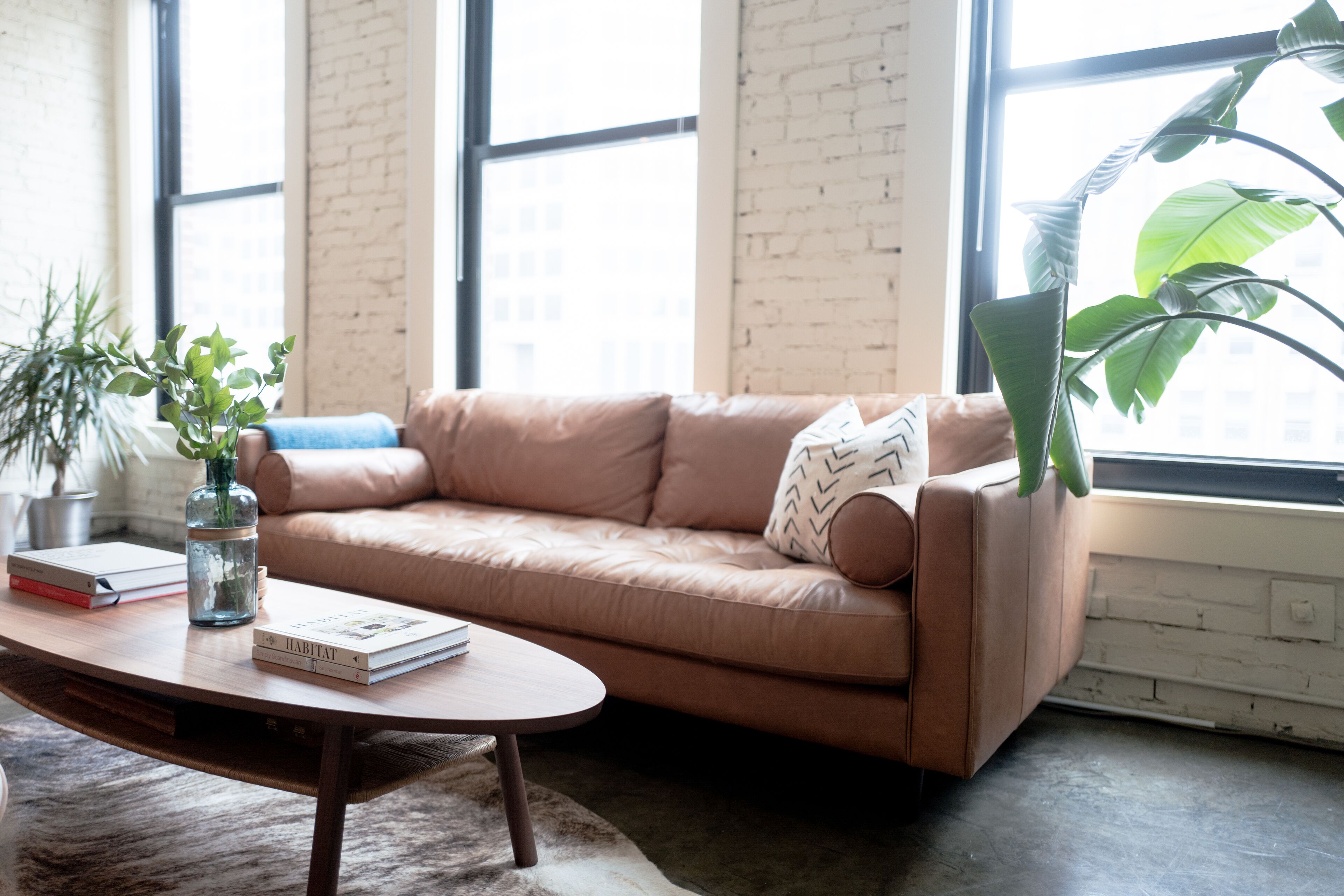 Bright Designer Loft in Center of Downtown