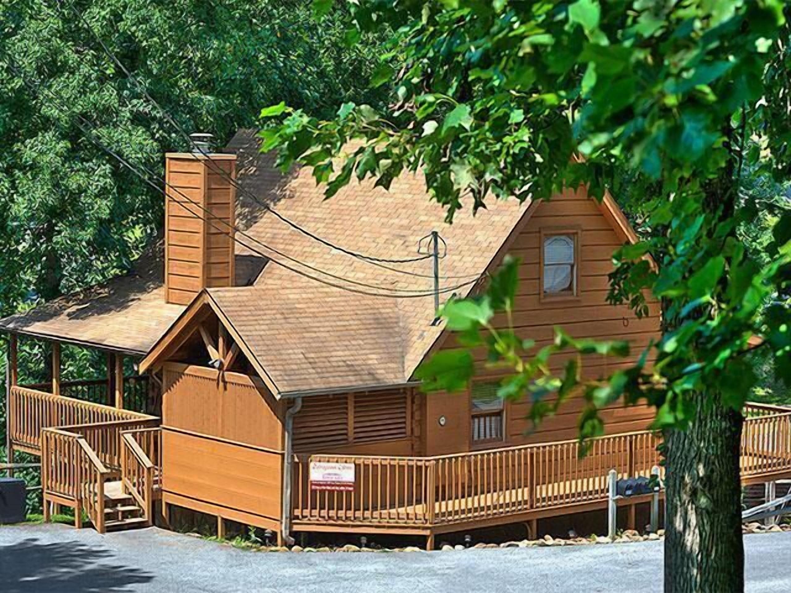 Rustic Villa - Wrap-Around Porch| Pet Friendly!| Brand New Hot Tub!