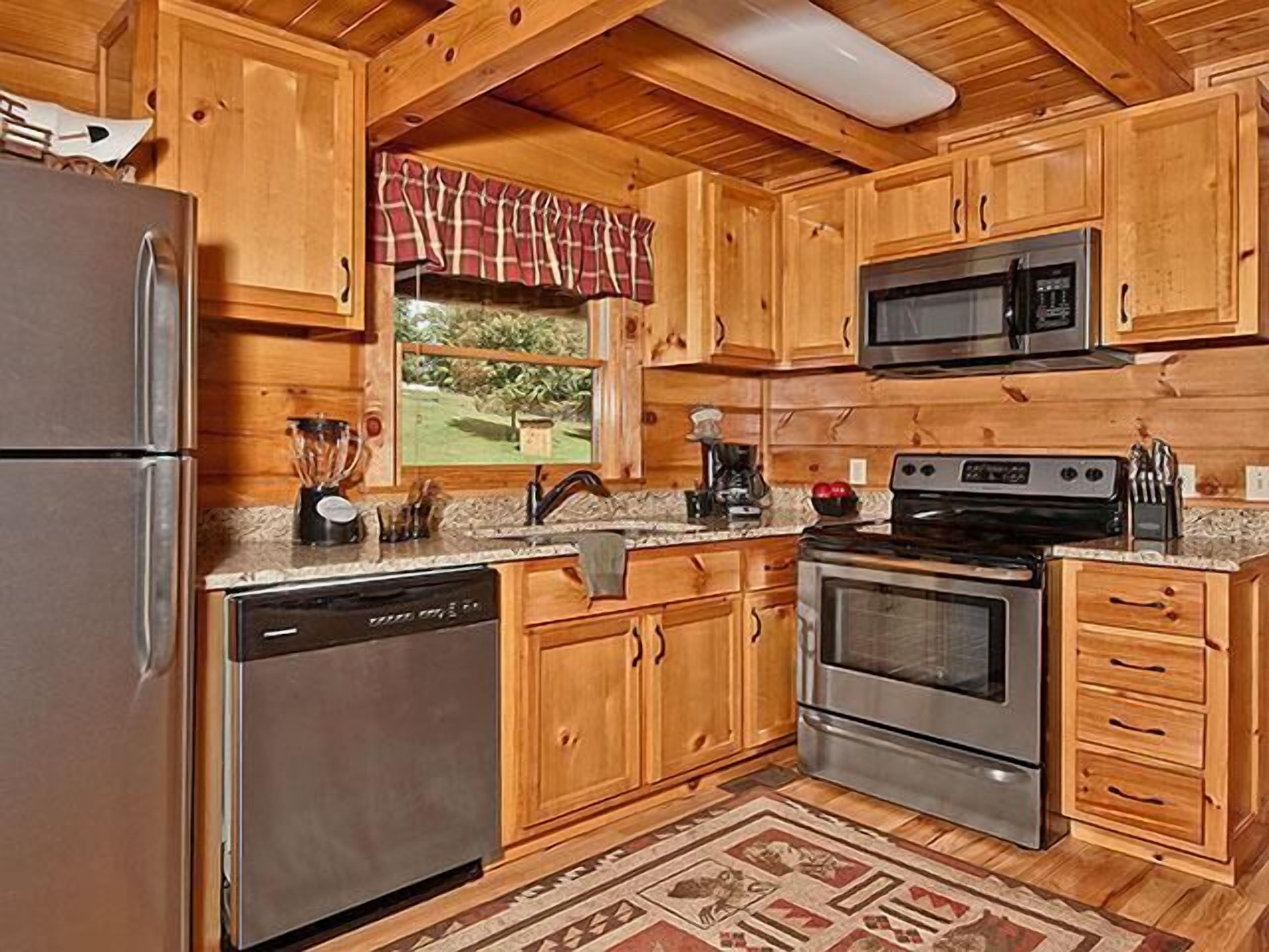 Rustic Villa - Wrap-Around Porch| Pet Friendly!| Brand New Hot Tub!