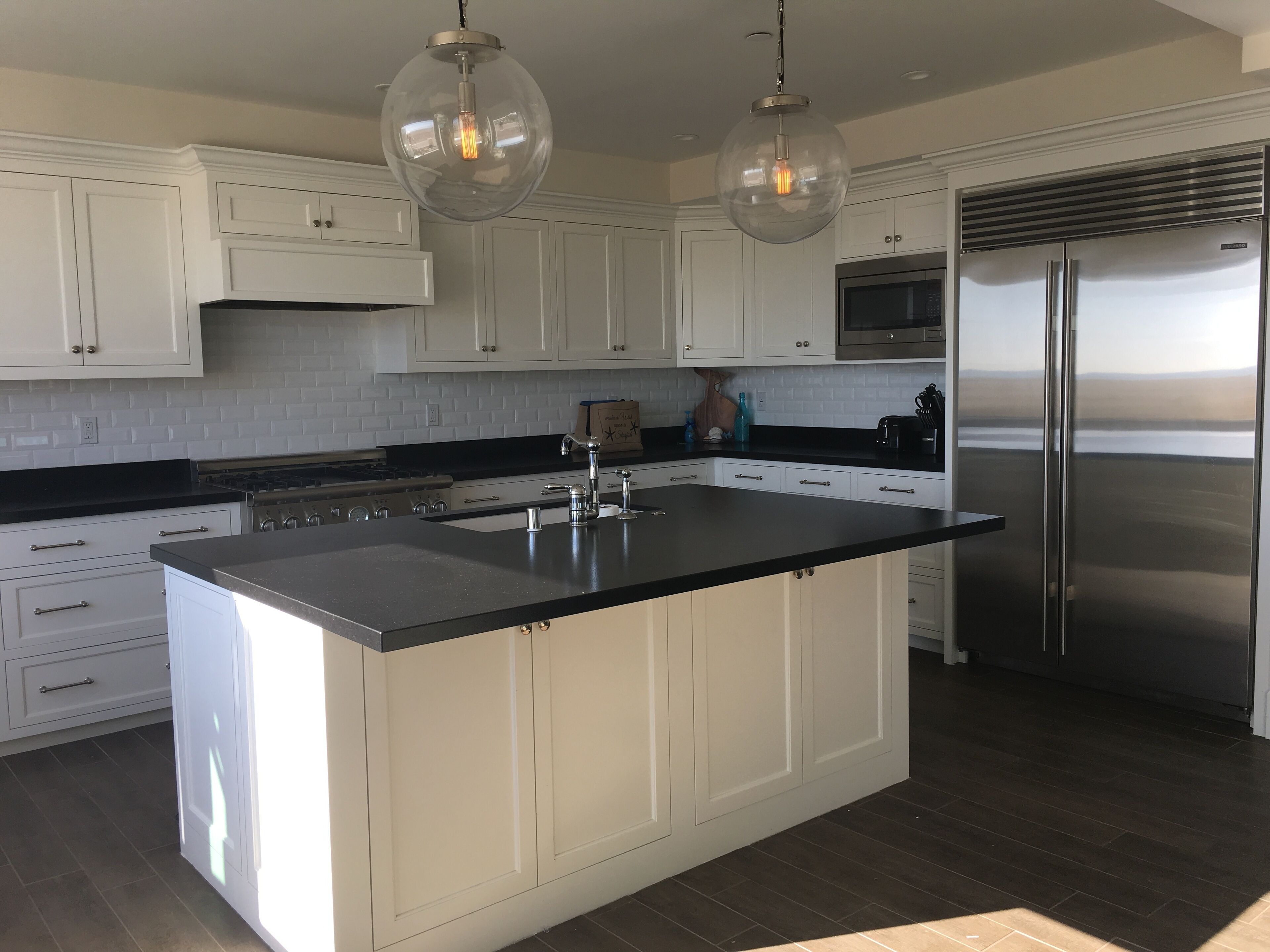 Newport  Nantucket 5 Bedroom -- Luxury Living Right On The Sand