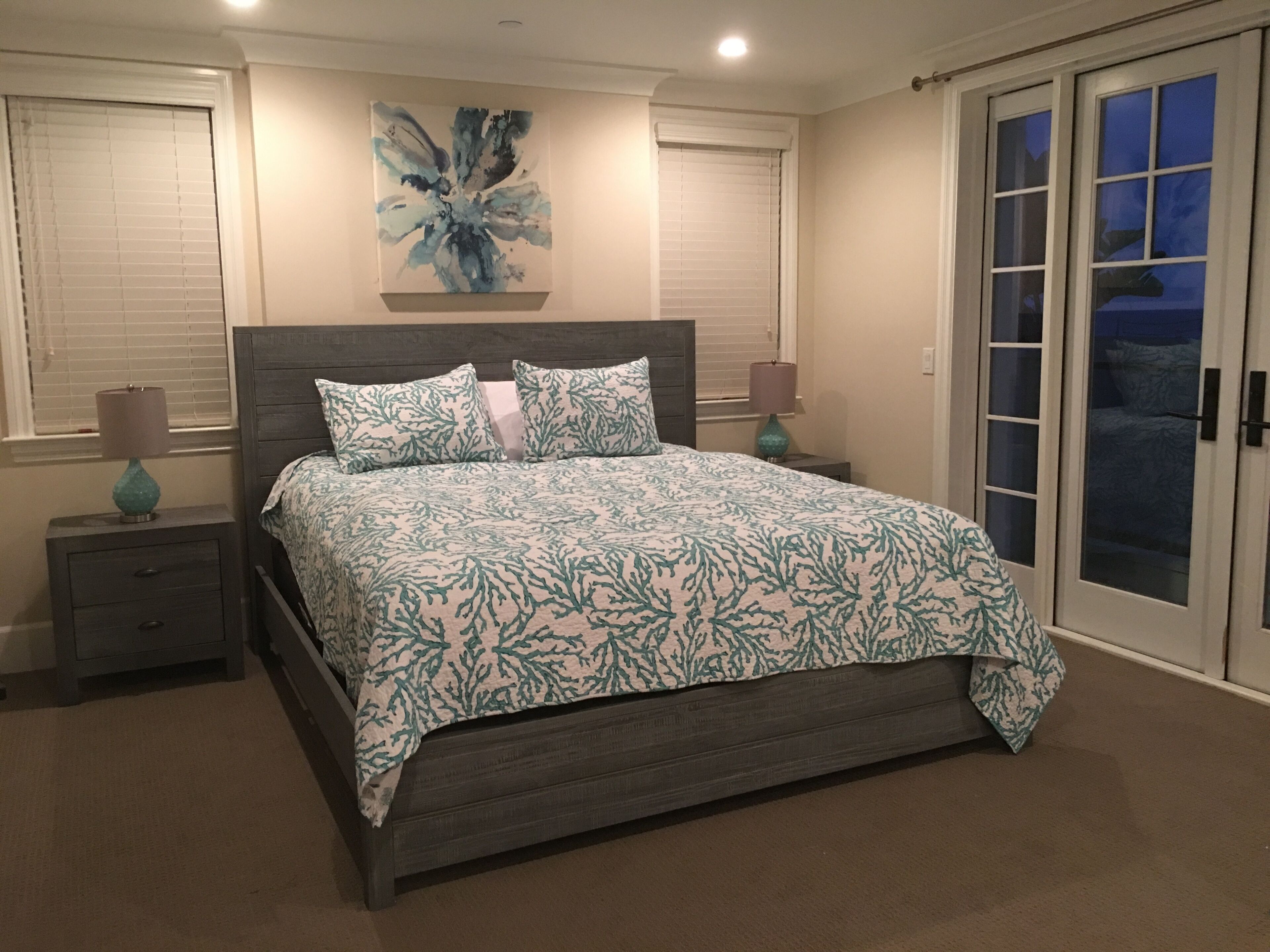 Newport  Nantucket 5 Bedroom -- Luxury Living Right On The Sand