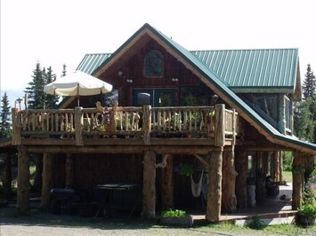 Front view of rustic, Hungry Moose B&B