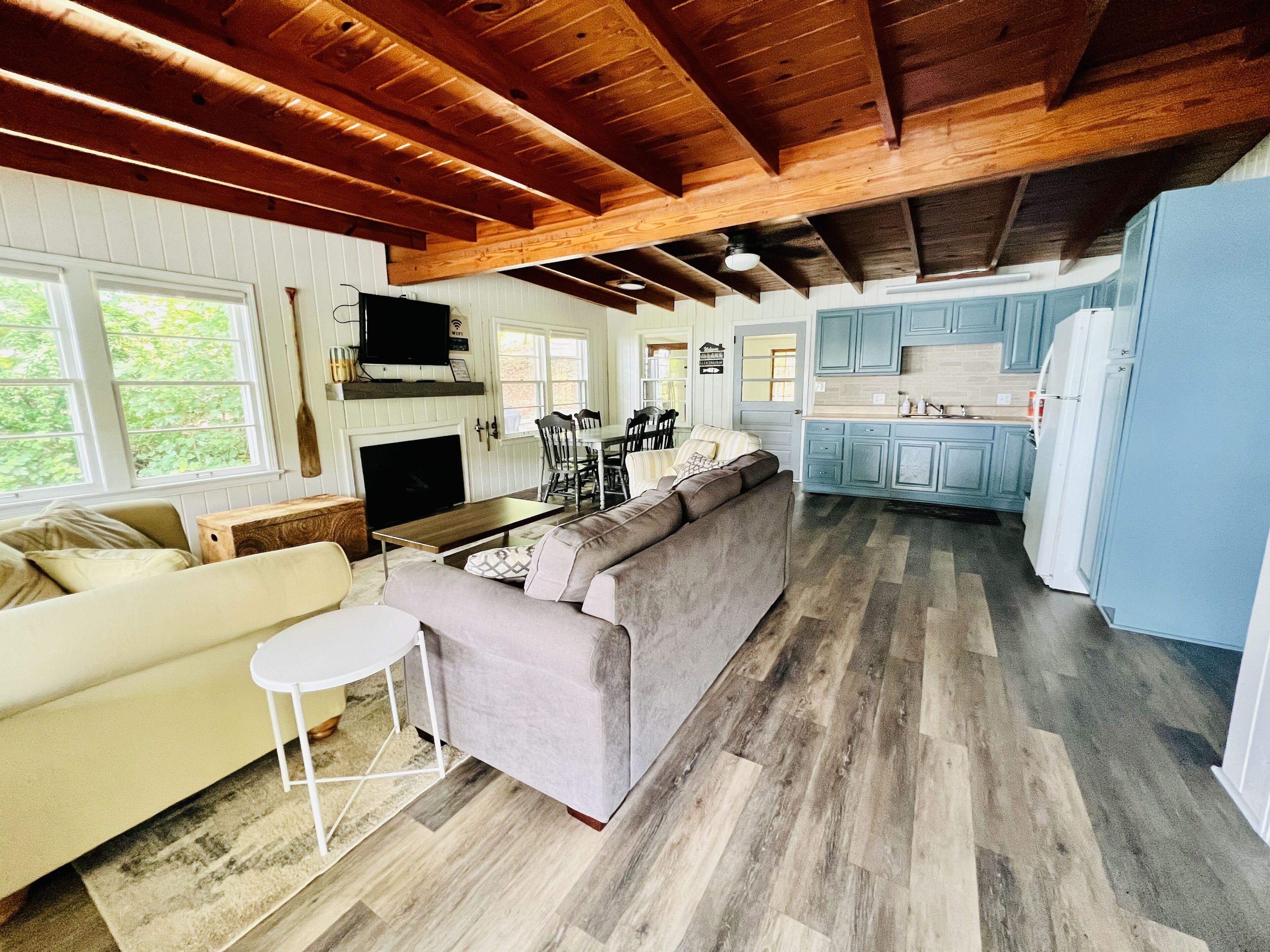 Lake Front Cabin W/ Screened-in Porch and personal dock - Close for Auburn games