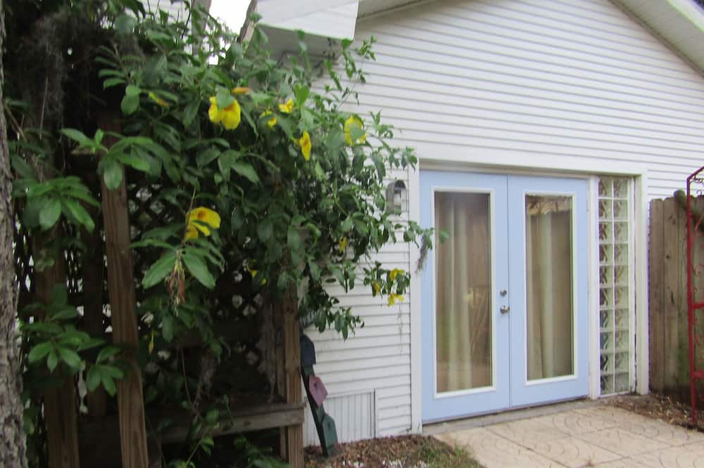 Crystal Beach Apartment