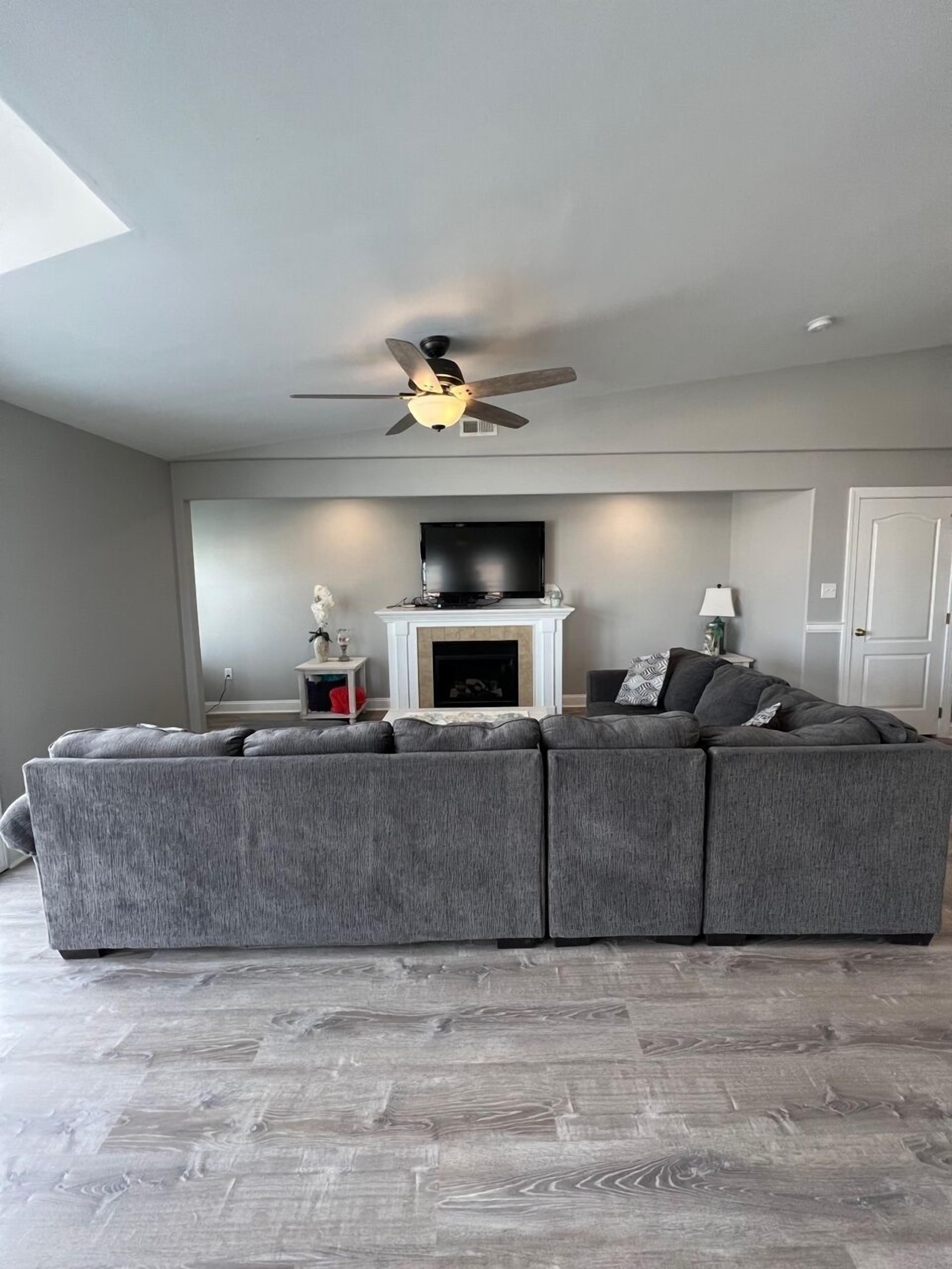 LUXURIOUS BEACH CONDO IN NORTH WILDWOOD, LOCATED ON 1ST AVE.4BR, 2BA, SLEEPS 12!