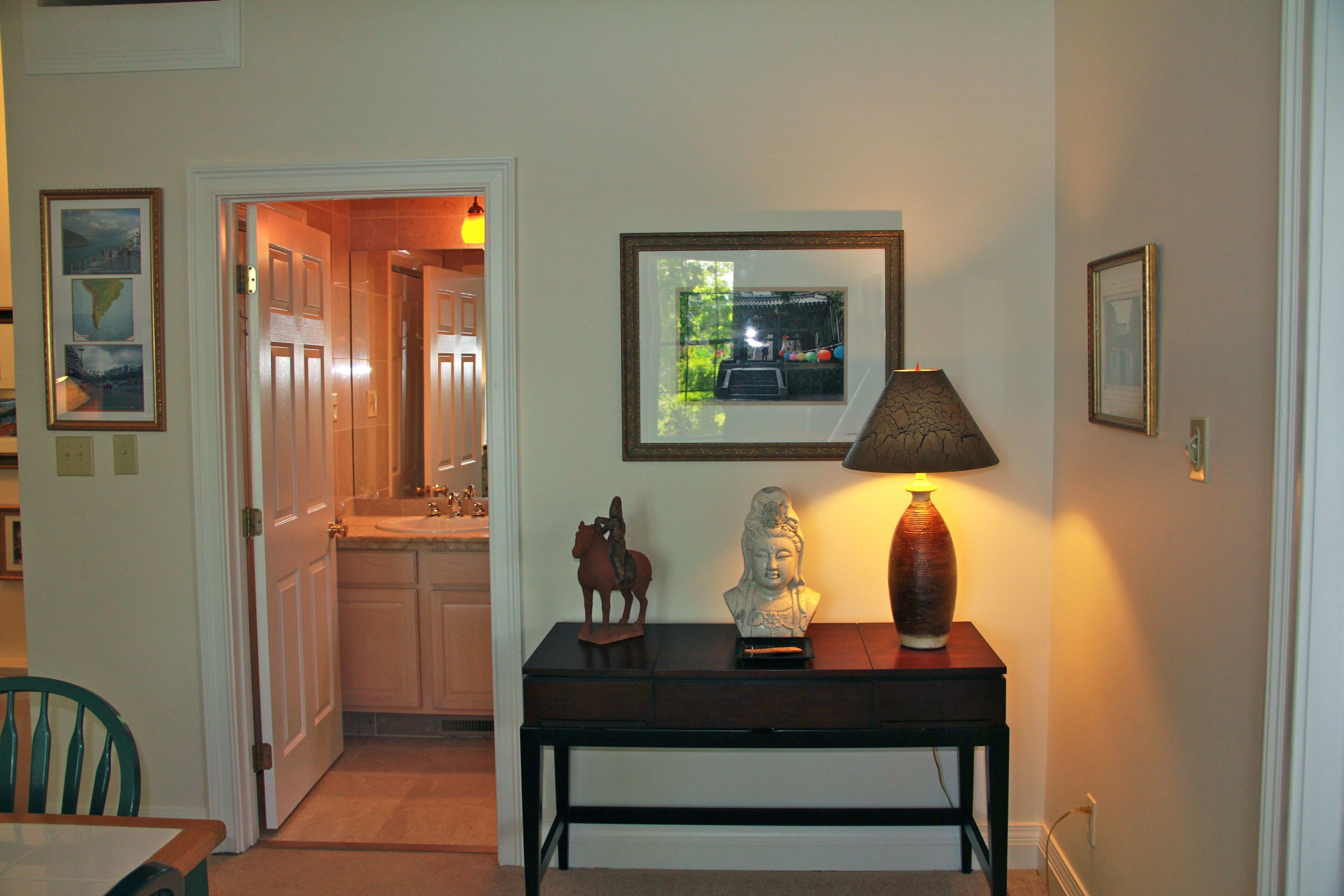 WOW VIEW -LAKE COTTAGE WITH DECK - 5 Star - 2 Kayaks- 40 min. to downtown Cola.