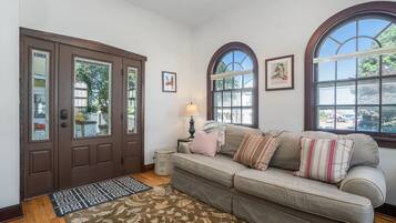 スマートテレビ、暖炉、テレビゲーム、書庫