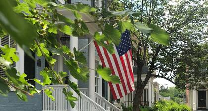 Tyylikäs 5 Br: n rivitalo Geneven historiallisella alueella, kävelymatkan päässä HWS: lle, järvi, Dntown