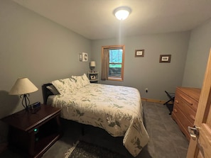 2 chambres, fer et planche à repasser, Wi-Fi gratuit, draps fournis