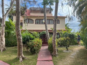 Exterior - 5 Star Rated, Best Value at Bavaro Beach! No Extra Fees (Punta Cana)