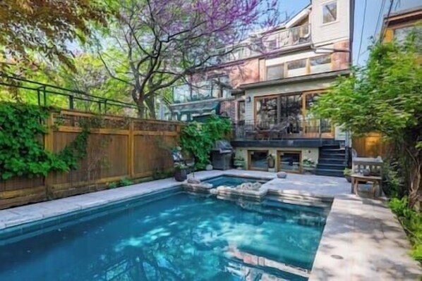 Outdoor pool, a heated pool