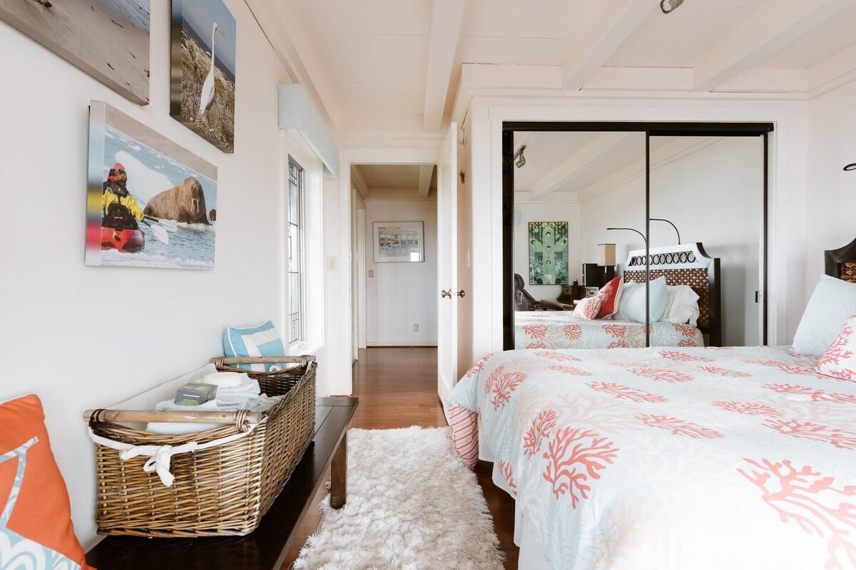Photo 19 of 6-Bedroom Oceanfront Masterpiece in Pacific Grove, CA. From S1400 for 8 guests
