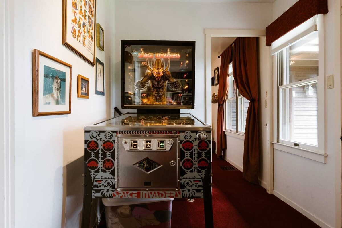 Photo 37 of 6-Bedroom Oceanfront Masterpiece in Pacific Grove, CA. From S1400 for 8 guests