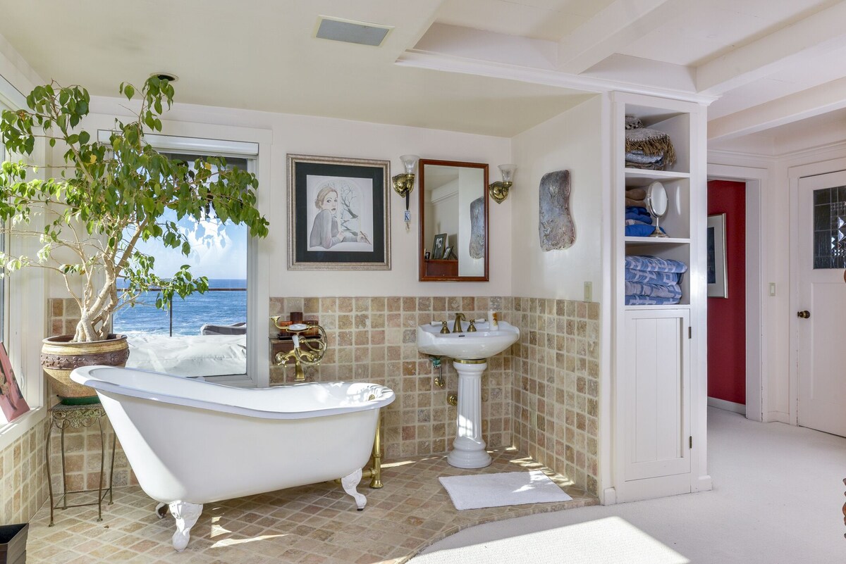 Photo 6 of 6-Bedroom Oceanfront Masterpiece in Pacific Grove, CA. From S1400 for 8 guests