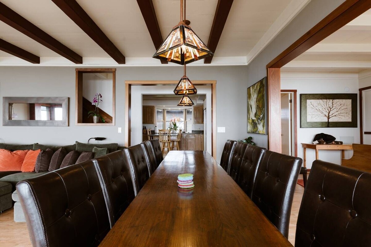 Photo 8 of 6-Bedroom Oceanfront Masterpiece in Pacific Grove, CA. From S1400 for 8 guests
