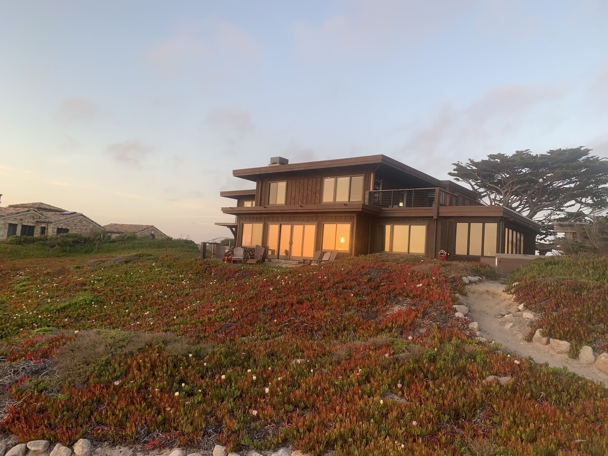 Photo 4 of 6-Bedroom Oceanfront Masterpiece in Pacific Grove, CA. From S1400 for 8 guests