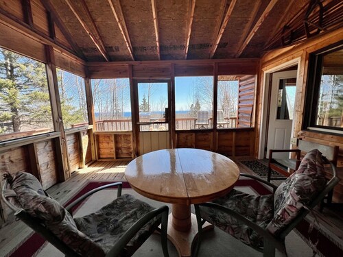 Superior Views - a safe place on 13 acres With A Private Wilderness Setting