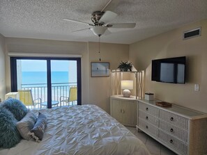 1 Schlafzimmer, Schreibtisch, Bügeleisen/Bügelbrett, Reisekinderbett