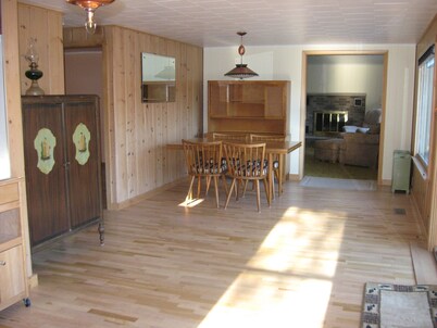 Charming Home on the mainstream of the Au Sable River...