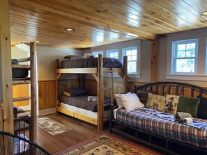 4 bedrooms, iron/ironing board, free WiFi, bed sheets - Comfortable Newly Renovated Home in the Heart of Town!  (Lake Placid)