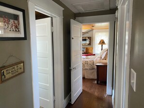 4 habitaciones, tabla de planchar con plancha y wifi gratis