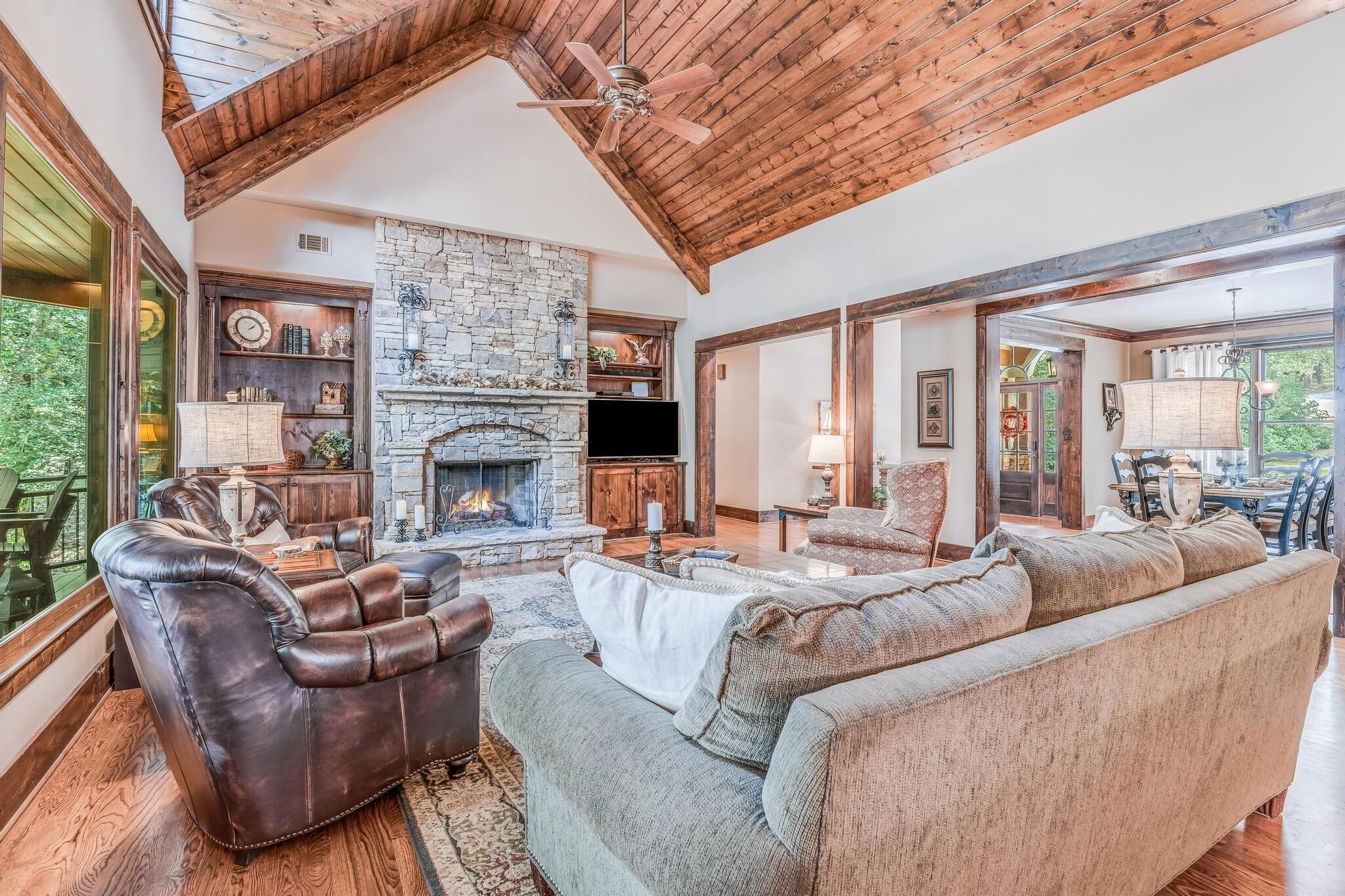 Spectacular Lake Home Gated Upscale Neighborhood Very Beautiful Setting 