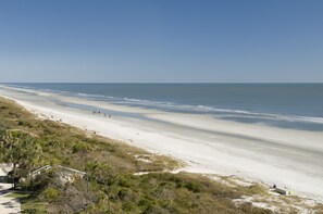 Beach nearby, sun loungers, beach towels