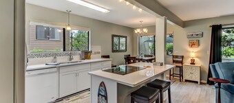 Pet Friendly | Remodeled Forest Ridge Townhome | 5-7 Minute Walk to Beach | Community Pool & Tennis