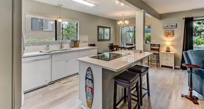 Pet Friendly | Remodeled Forest Ridge Townhome | 5-7 Minute Walk to Beach | Community Pool & Tennis