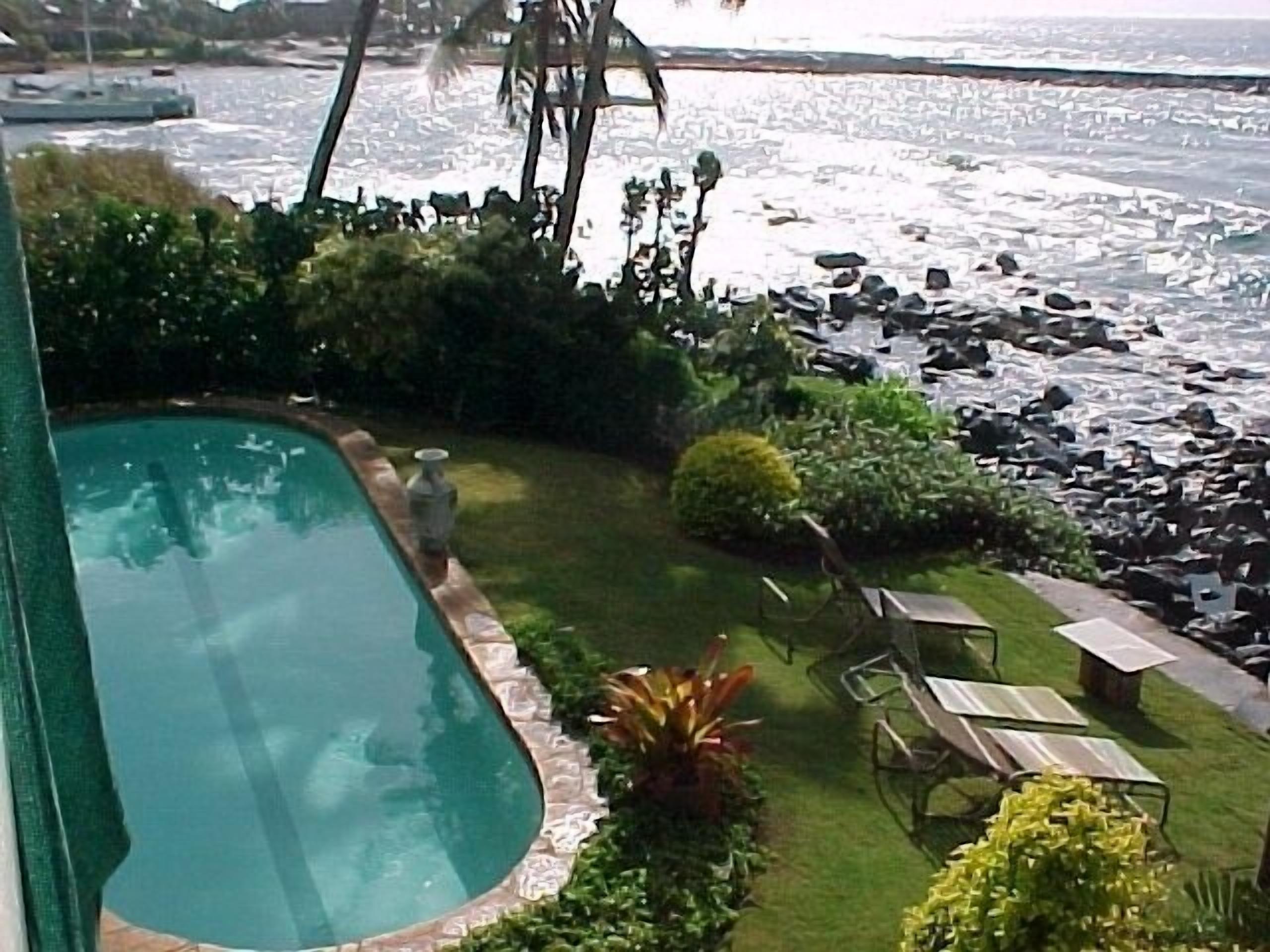 4 Bedrooms, Newly AC, 3.5 bathrooms,Deluxe, Sleeps 10, Oceanfront Pool, Private