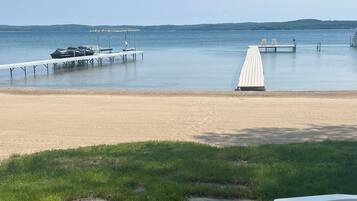 Sun-loungers, beach towels