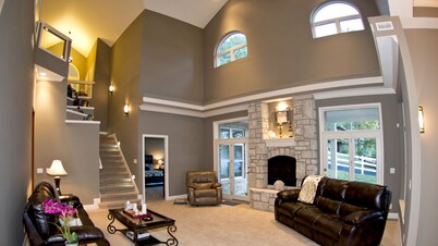 Luxurious 7 Bedroom 5 Bath Lakefront Home with large dock