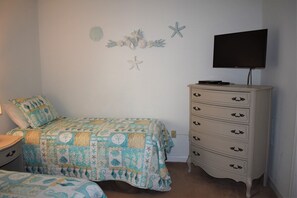 2 bedrooms, iron/ironing board, internet - Oceanfront 4th Floor, 2 Bedroom Condo on the Boardwalk (Virginia Beach)