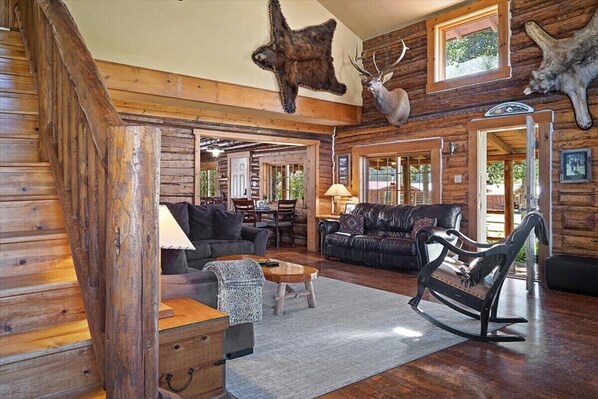 TV, fireplace, DVD player, ping pong