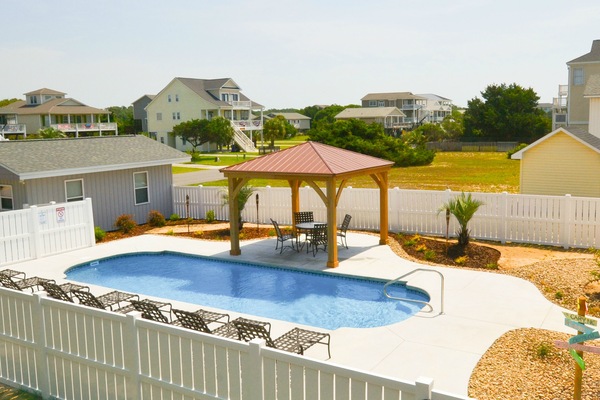HUGE 13'x33' Saltwater pool w/loungers and gazebo.
