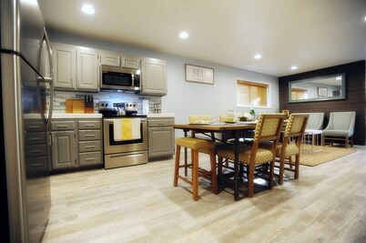 Relax in the Sun Extremely Clean with Fast Internet great amenities 10% Discount