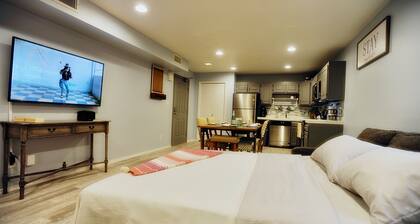 Relax in the Sun Extremely Clean with Fast Internet great amenities 10% Discount