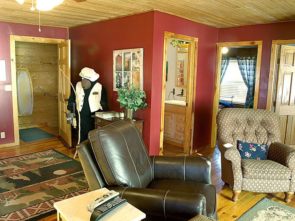 Lola's Place - Your Mountain Home Away from Home  
OHV off street Parking