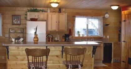 Lola's Place - Your Mountain Home Away from Home
OHV off street Parking