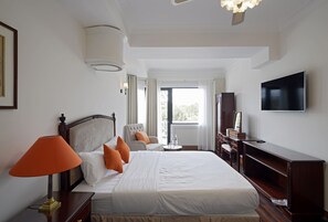 Luxury-Doppelzimmer | Minibar, individuell dekoriert, individuell eingerichtet, Schreibtisch