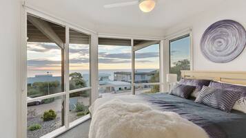 4 bedrooms, iron/ironing board, travel cot, free WiFi